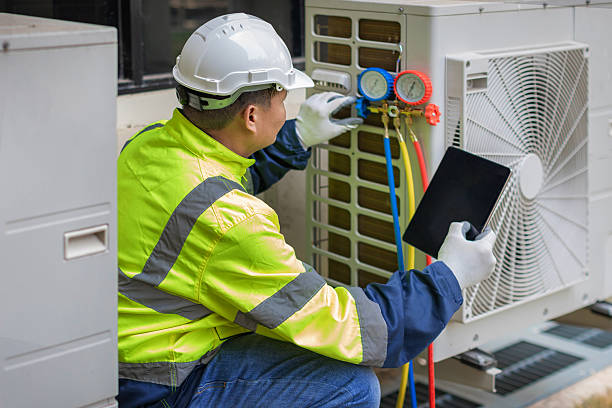Professional Hvac technician working in Mogadore, OH
